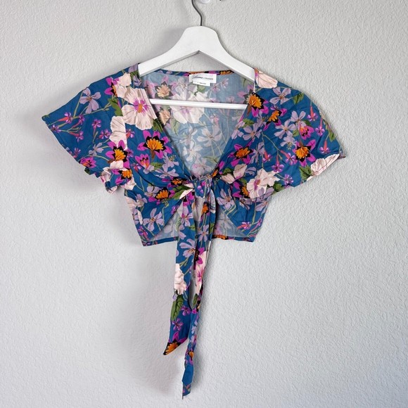 Lovers + Friends Blue Floral Crop Top - Picture 1 of 8